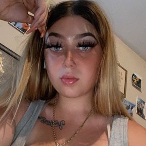 Meet your Posher, Alicia